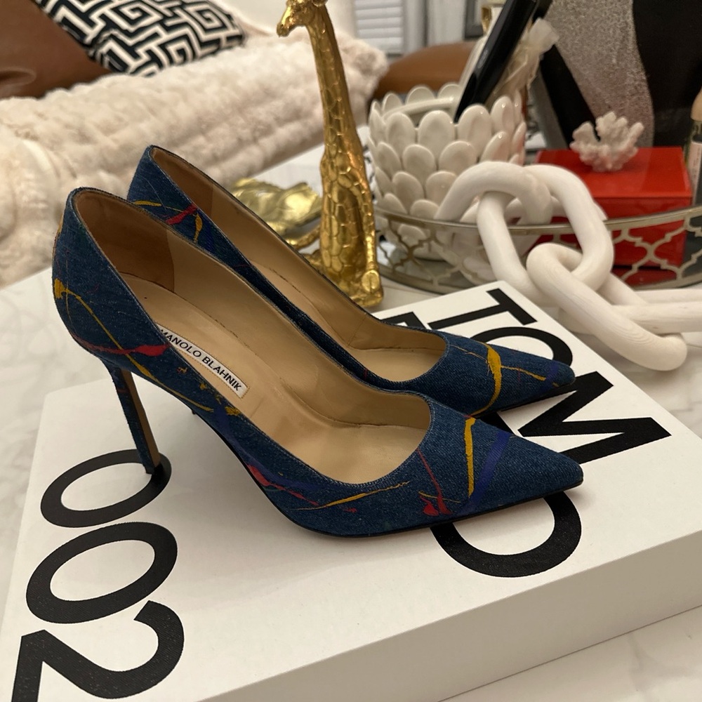Manolo Blahnik Denim Paint-Splatter Pumps, Size 42